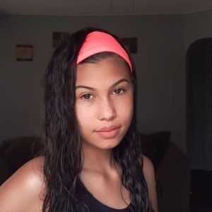 Meet your Posher, Mia